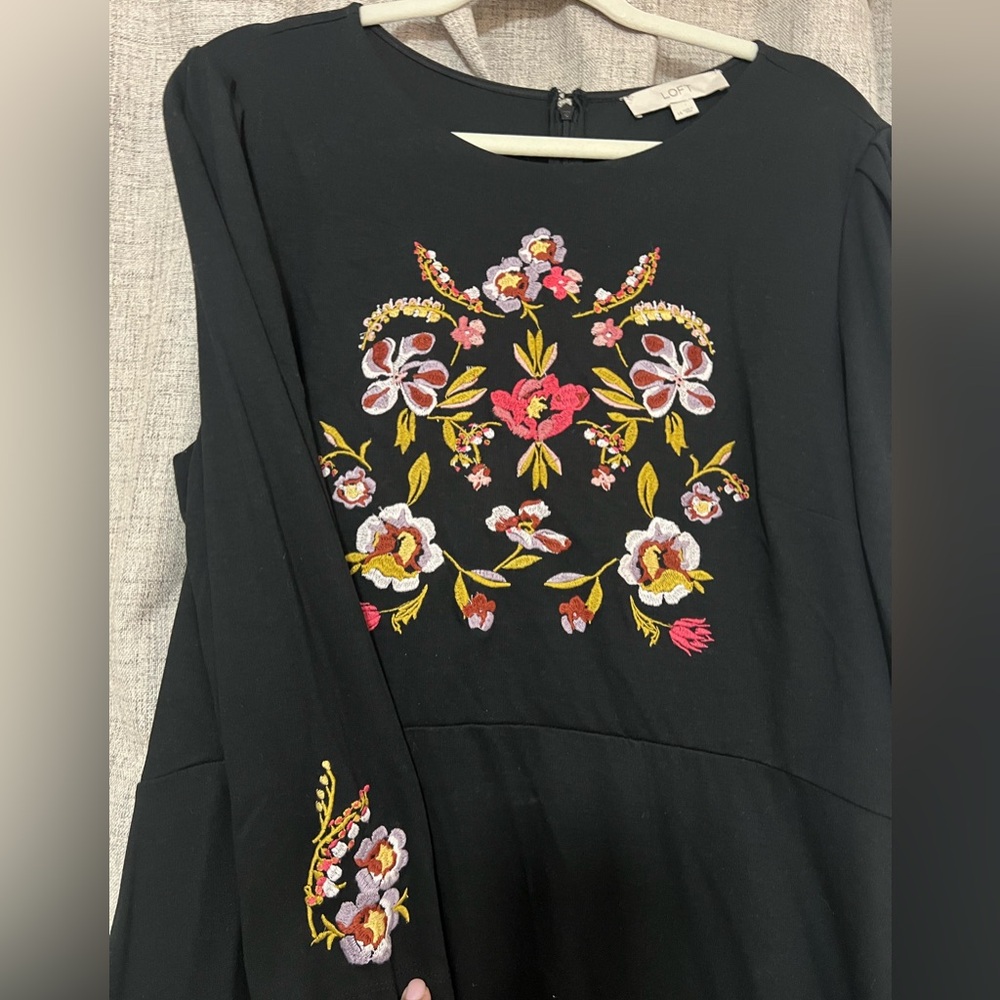Loft Dress - Picture 3 of 6